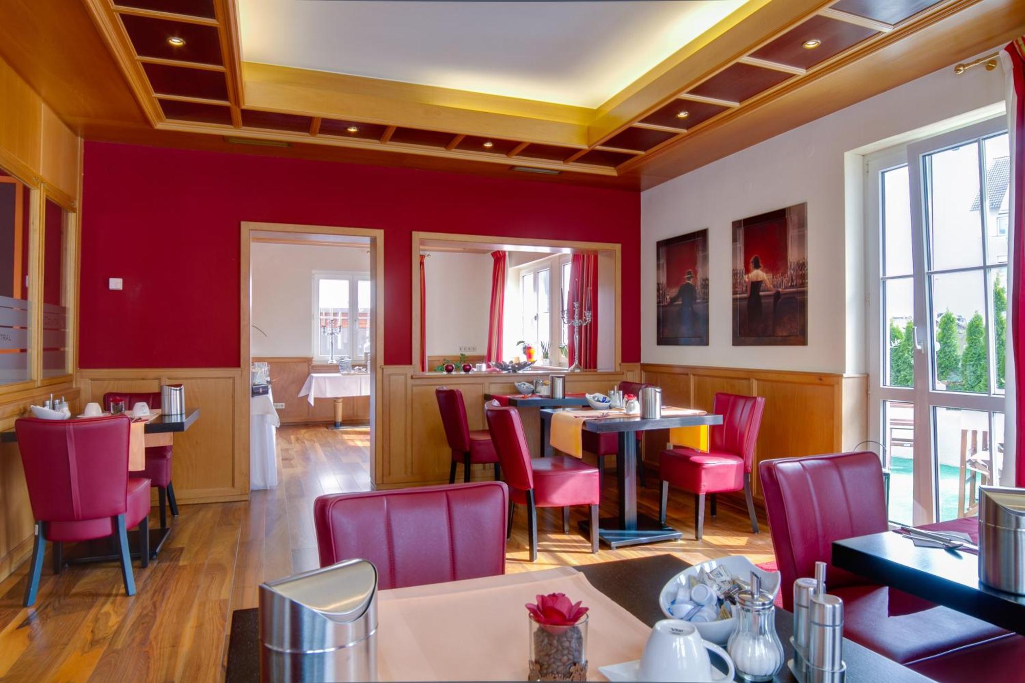 Central Hotel Friedrichshafen Esterno foto
