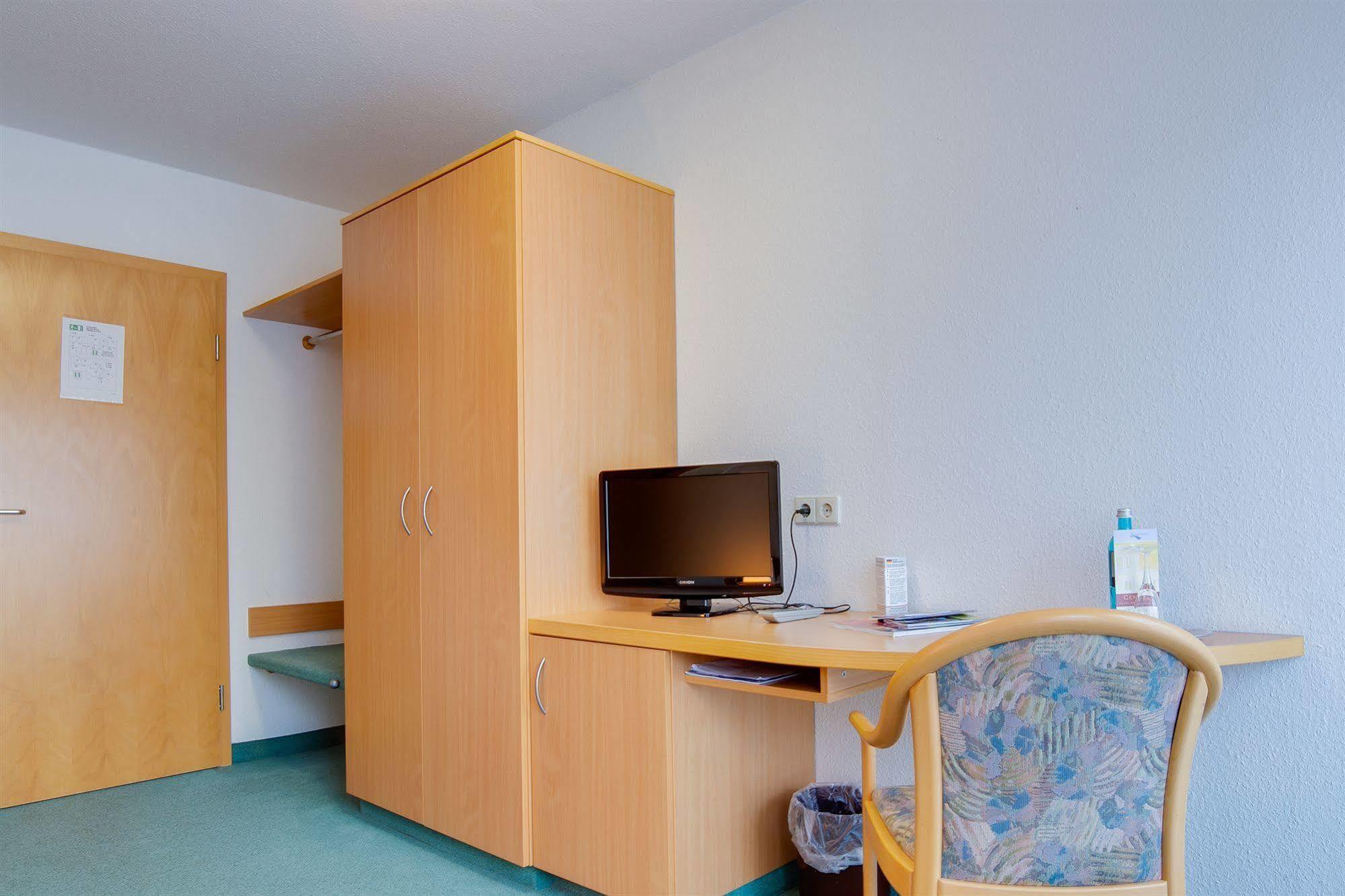 Central Hotel Friedrichshafen Esterno foto
